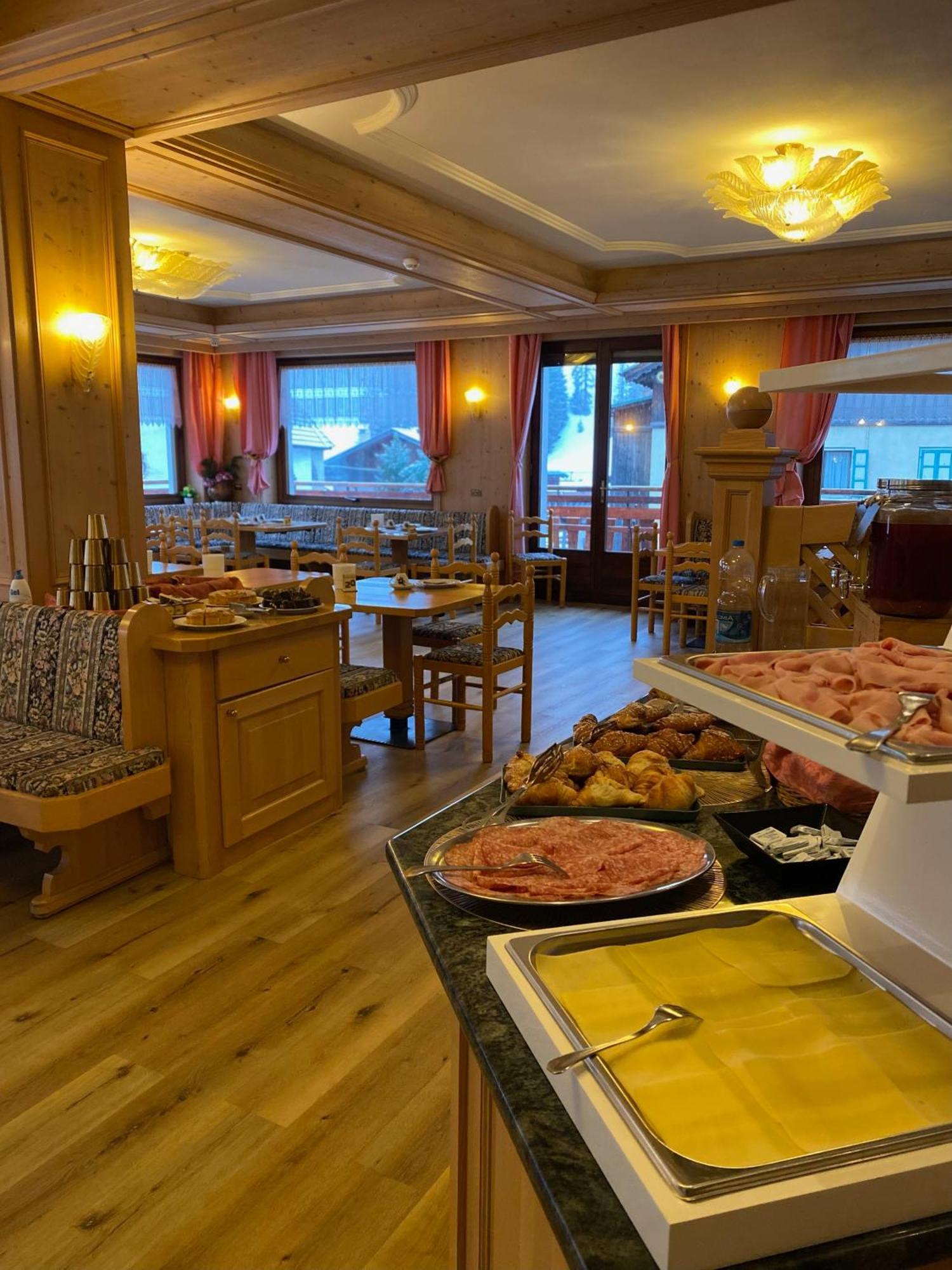 Hotel B&B Lorenzini Ski Selva di Cadore Exterior photo